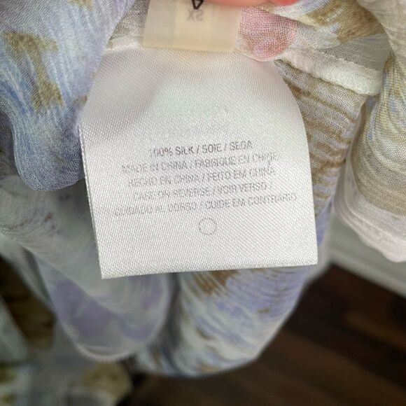 Elie Tahari Women’s Silk Semi Sheer Button Up Blouse Size XS - Picture 12 of 12